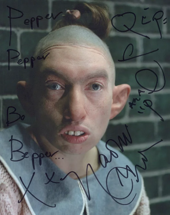 Naomi Grossman autograph