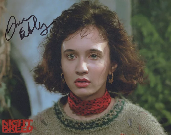 Anne Bobby autograph