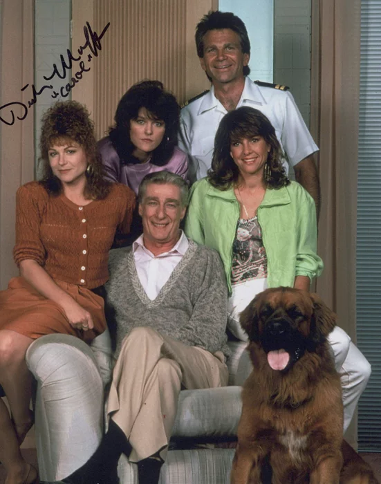 Dinah Manoff autograph