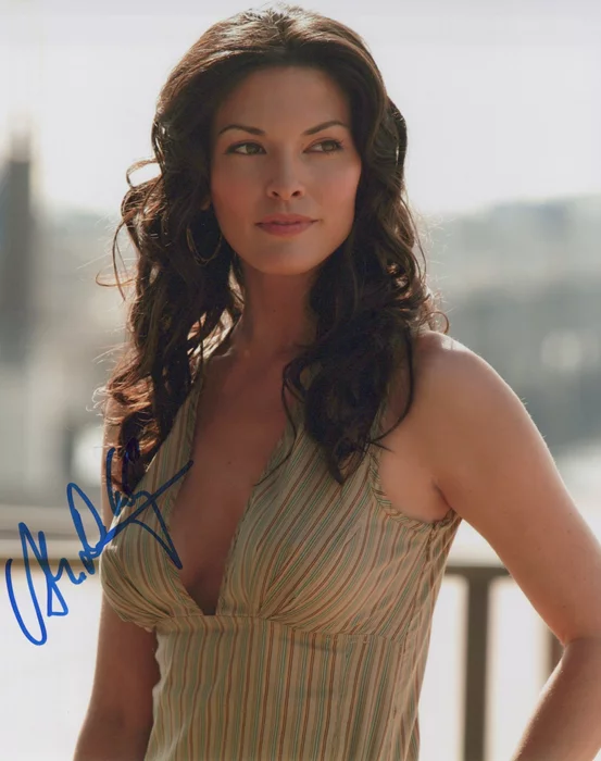 Alana De La Garza autograph