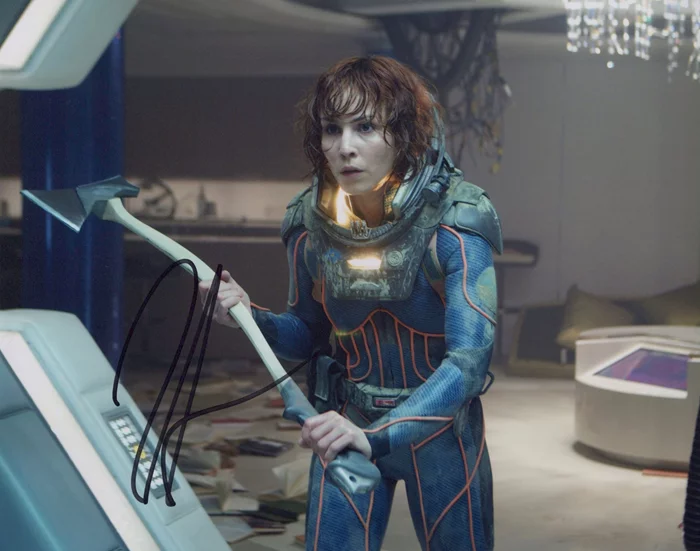 Noomi Rapace autograph