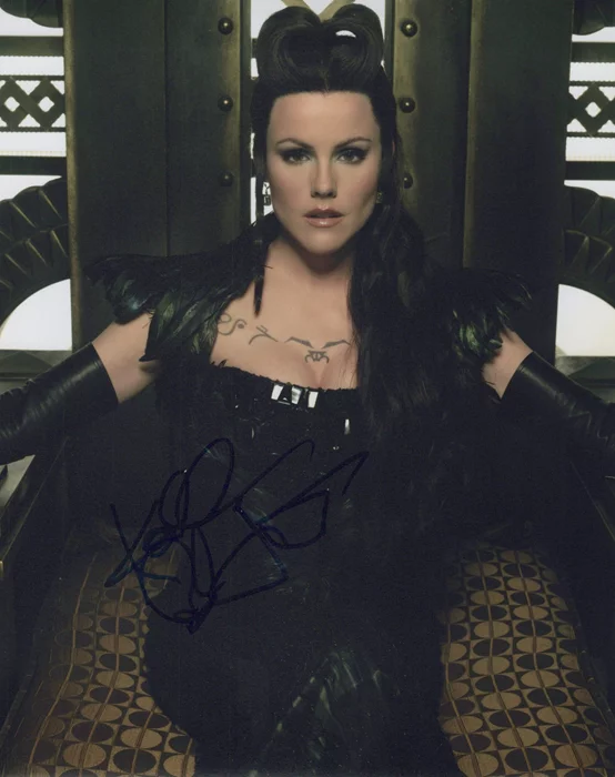 Kathleen Robertson autograph