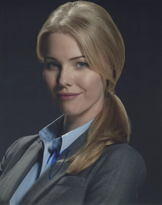 Melissa Sagemiller autograph