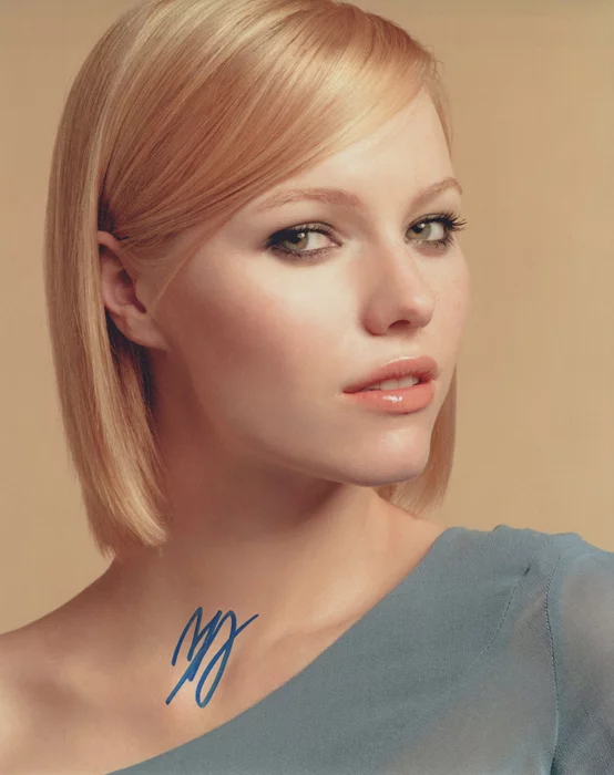 Melissa Sagemiller autograph