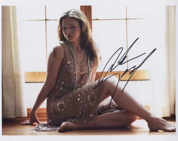 Amber Tamblyn autograph