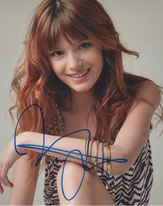 Bella Thorne autograph