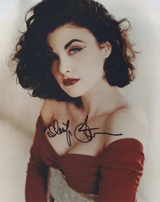 Sherilyn Fenn autograph