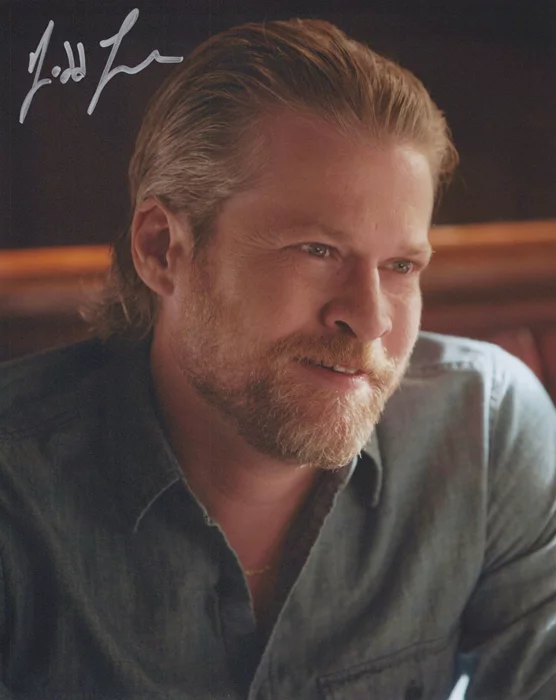 Todd Lowe autograph