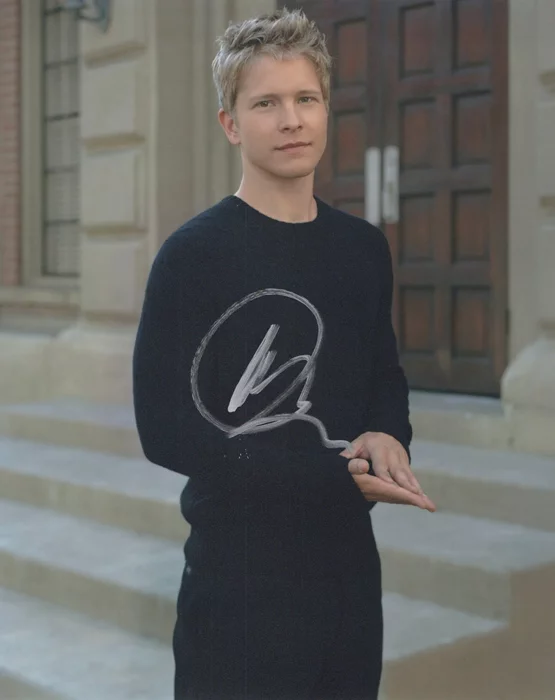 Matt Czuchry autograph