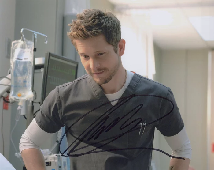 Matt Czuchry autograph