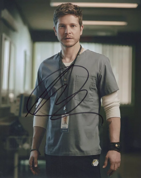 Matt Czuchry autograph