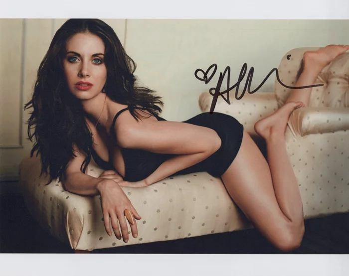 Alison Brie autograph