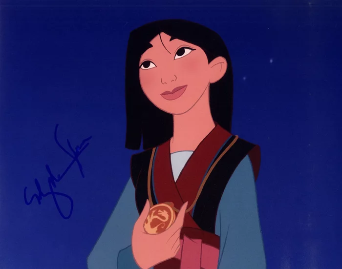 Ming-Na Wen autograph