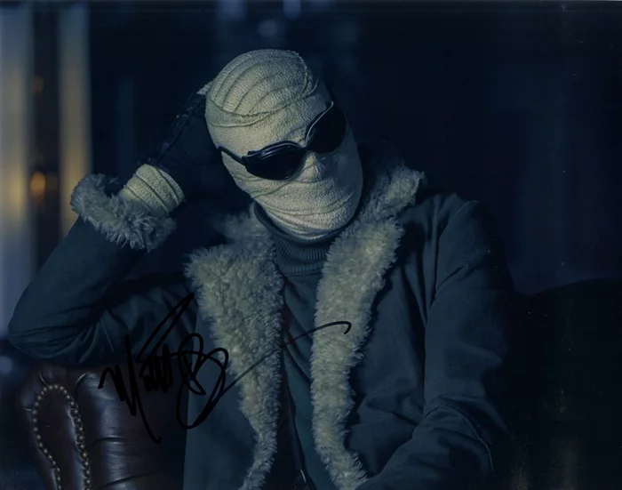 Matthew Bomer autograph