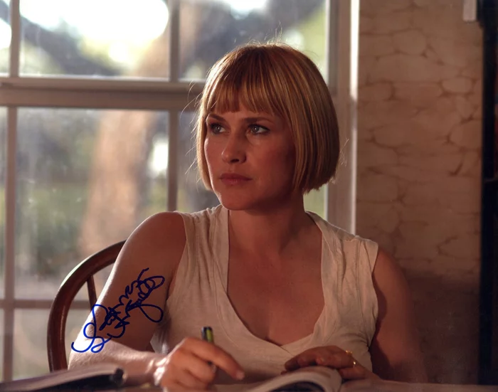 Patricia Arquette autograph