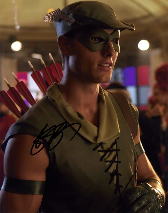 Justin Hartley autograph