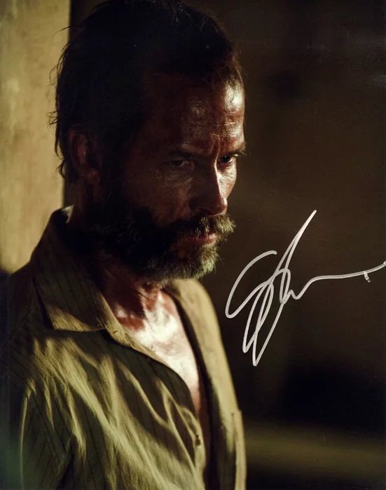 Guy Pearce autograph