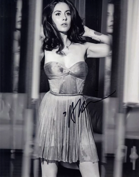 Alison Brie autograph