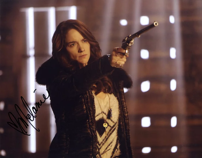 Melanie Scrofano autograph