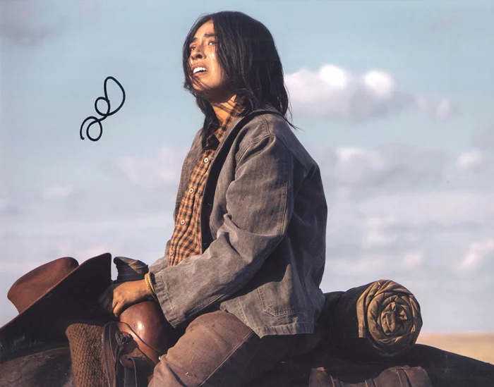 Aminah Nieves autograph