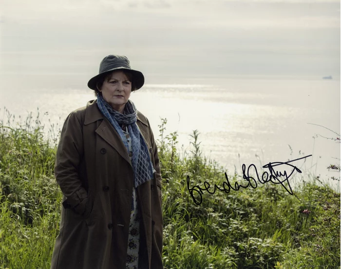 Brenda Blethyn autograph