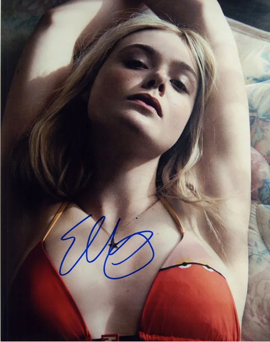 Elle Fanning autograph