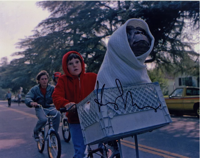 Henry Thomas autograph