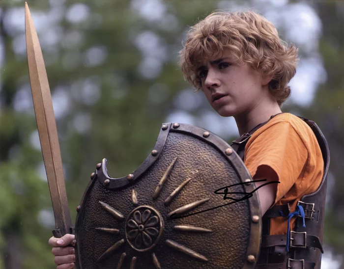 Walker Scobell autograph