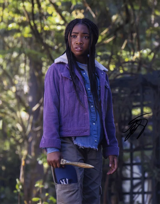 Leah Sava Jeffries autograph