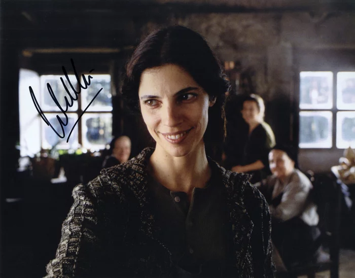 Maribel Verdu autograph