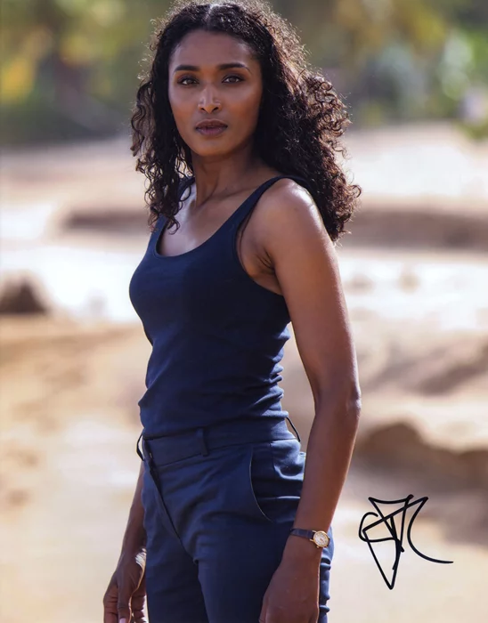 Sara Martins autograph