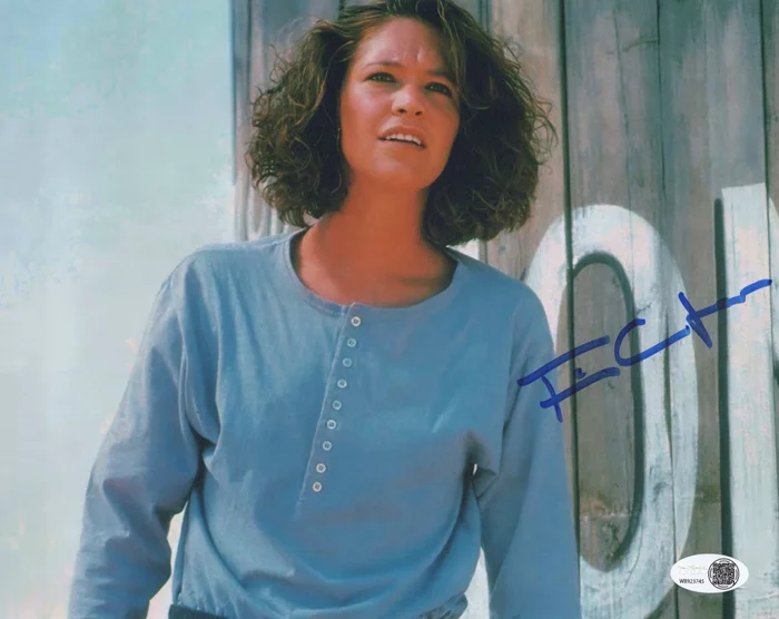 Finn Carter autograph