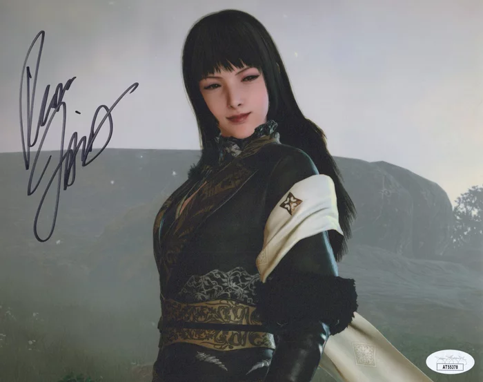 Renee Faia autograph