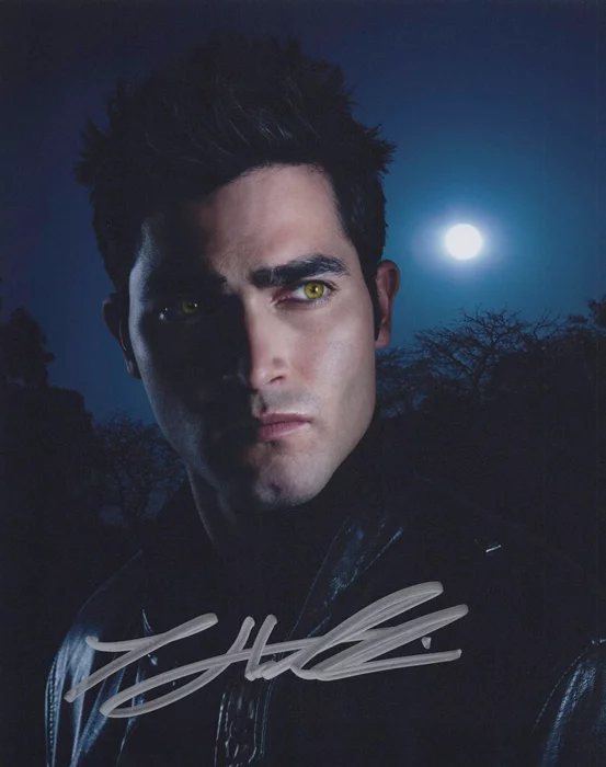 Tyler Hoechlin autograph