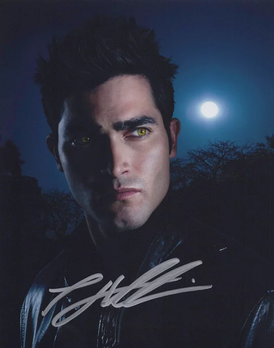 Tyler Hoechlin autograph