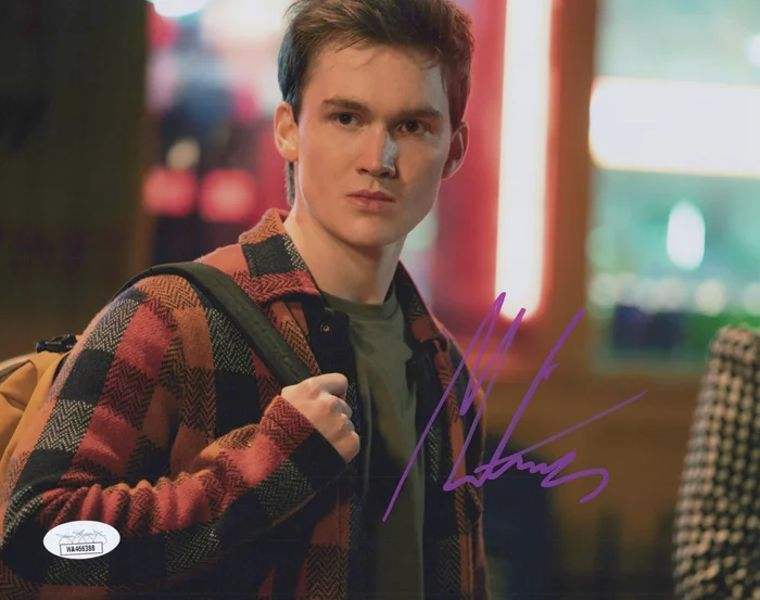 Matt Lintz autograph