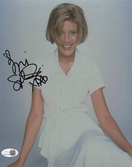 Tori Spelling autograph