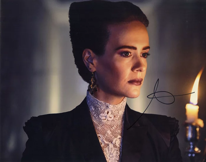 Sarah Paulson autograph
