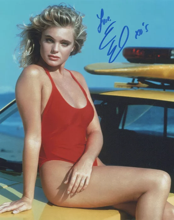 Erika Eleniak autograph