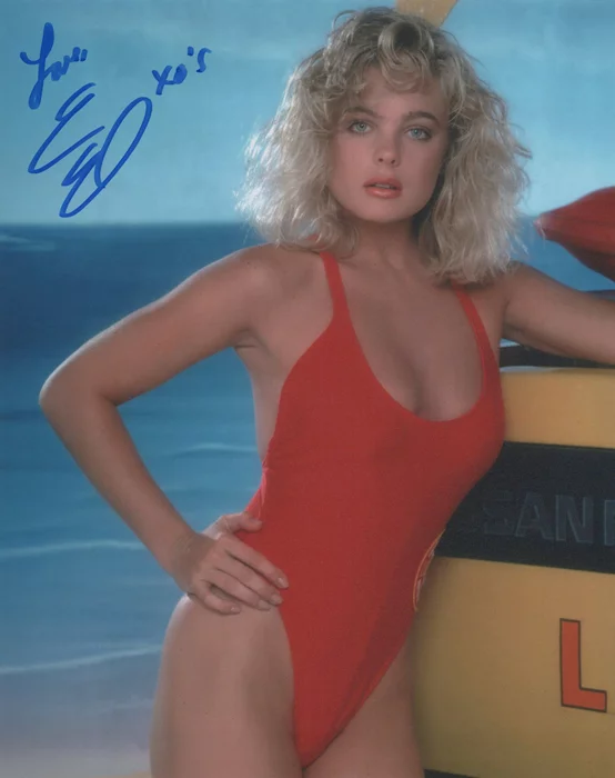 Erika Eleniak autograph