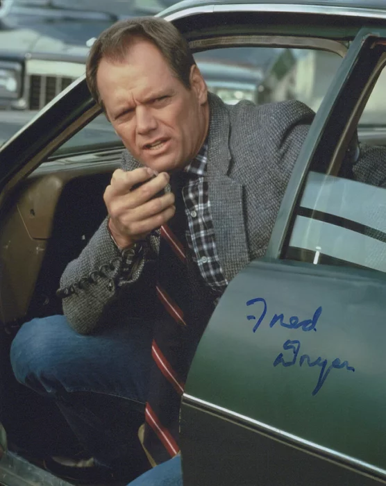 Fred Dryer autograph