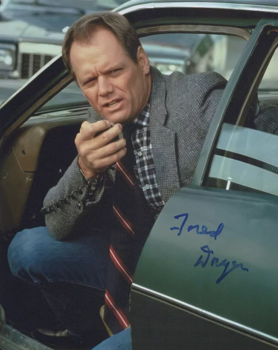Fred Dryer autograph