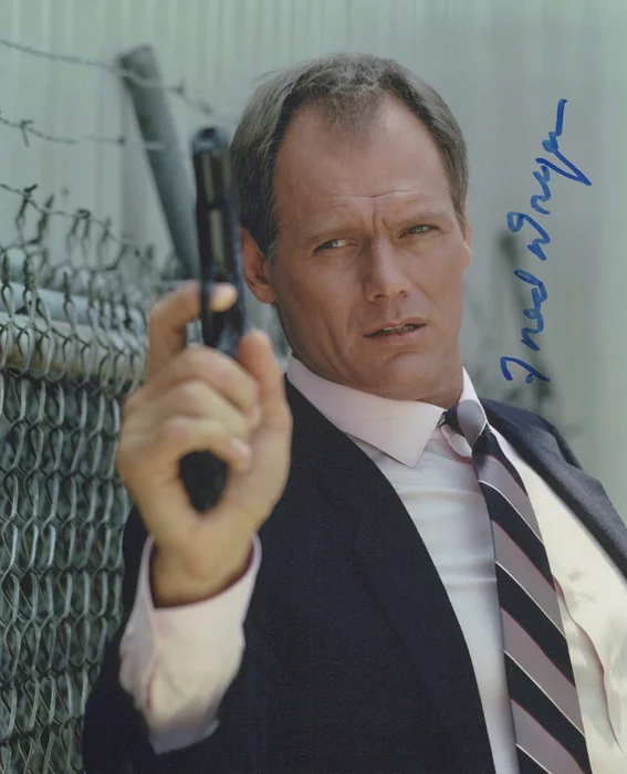 Fred Dryer autograph
