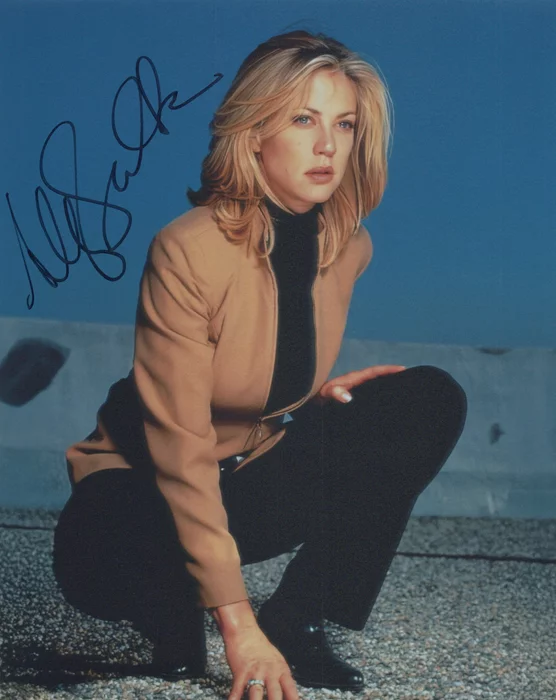 Ally Walker autograph