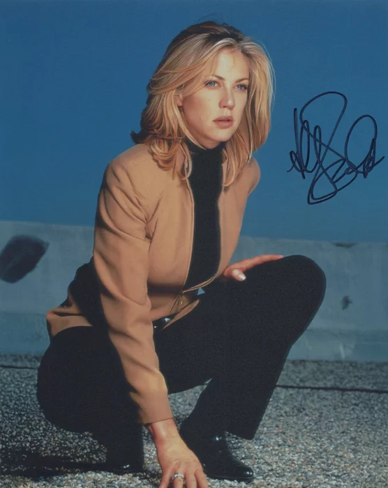 Ally Walker autograph
