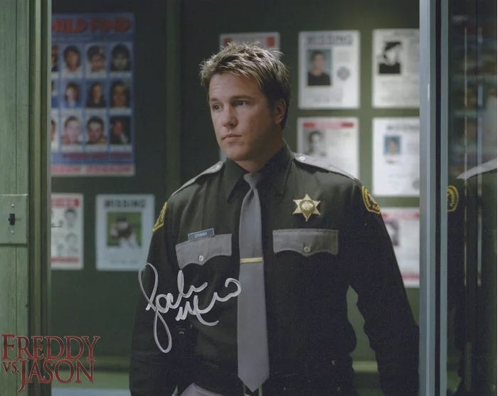 Lochlyn Munro autograph