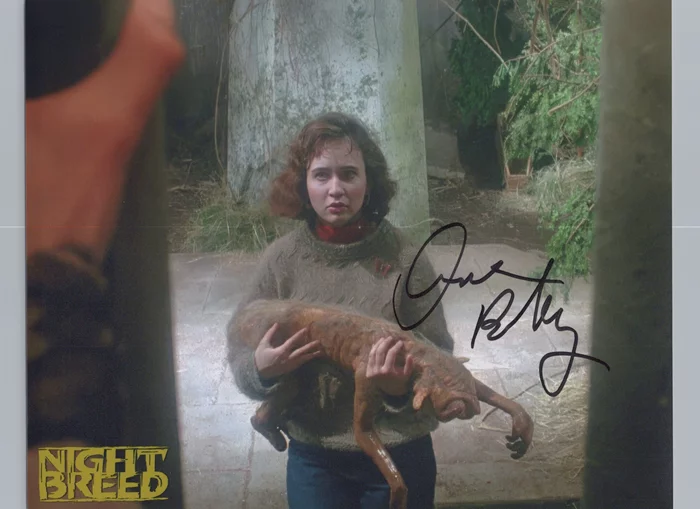 Anne Bobby autograph