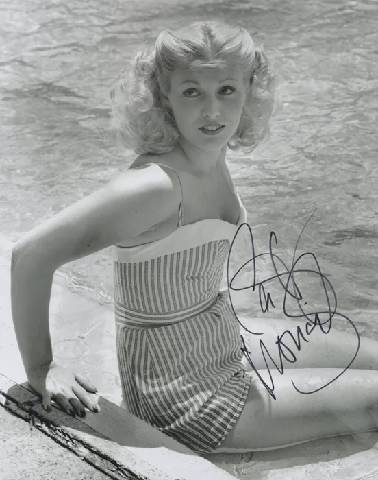 Cathy Moriarty autograph