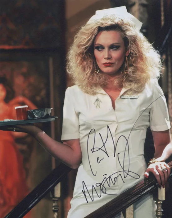 Cathy Moriarty autograph