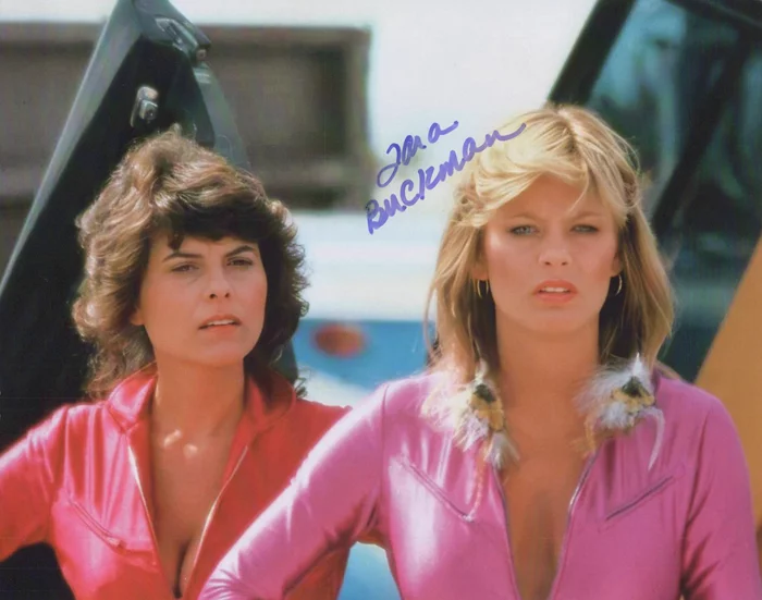 Tara Buckman autograph